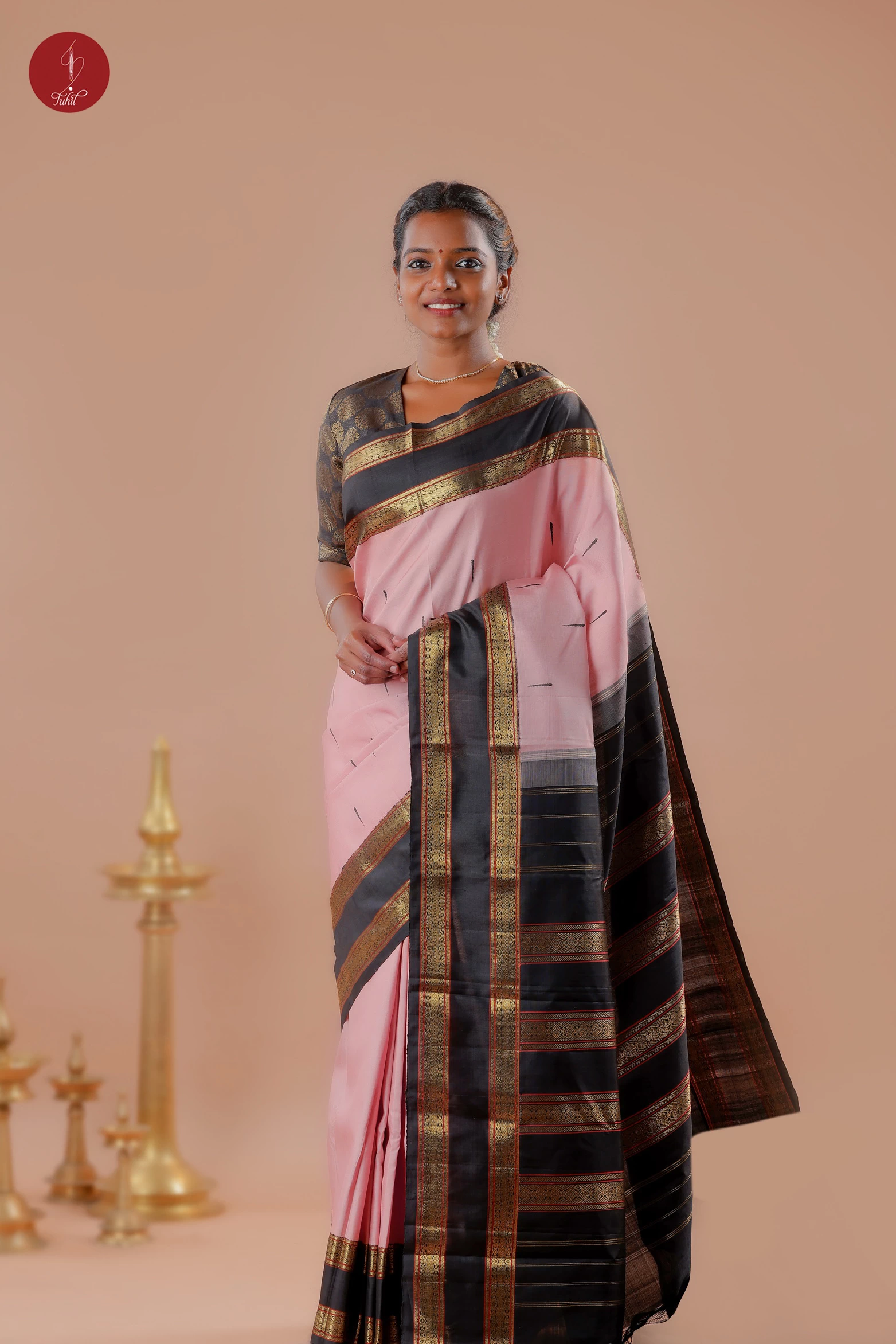 Handloom Kanchipuram Pure Silk Saree – Onion Pink with Black (MS040)