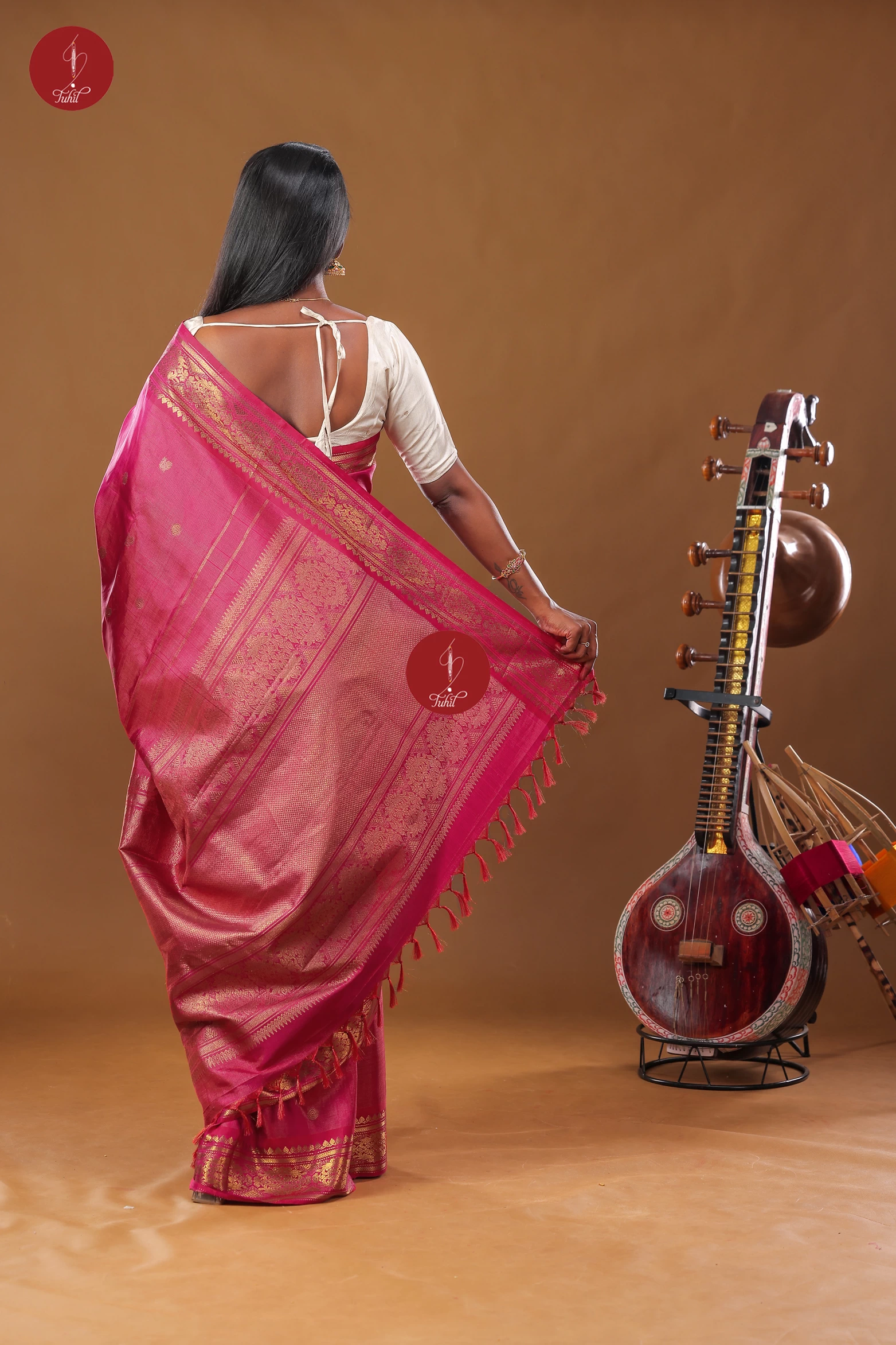 Handloom Kanchipuram Pure Silk Saree - Crimson Red with Pink Shot Vaira Oosi (SHS335) Handloom Kanchipuram Pure Silk Saree - Crimson Red with Pink Shot Vaira Oosi (SHS335)
