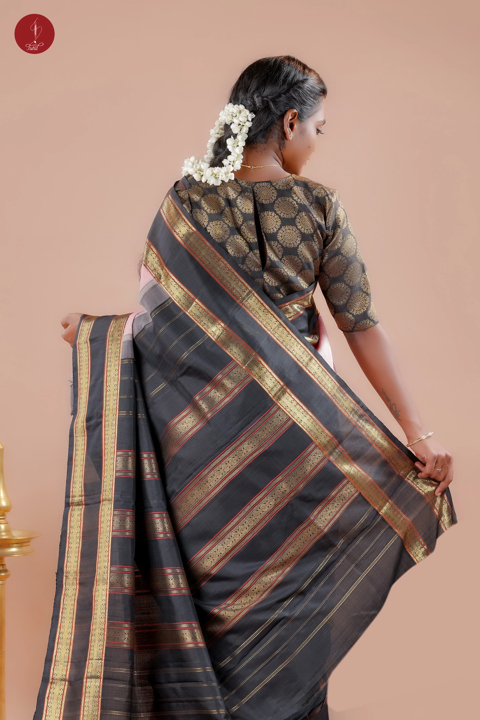 Handloom Kanchipuram Pure Silk Saree – Onion Pink with Black (MS040) Handloom Kanchipuram Pure Silk Saree – Onion Pink with Black (MS040)