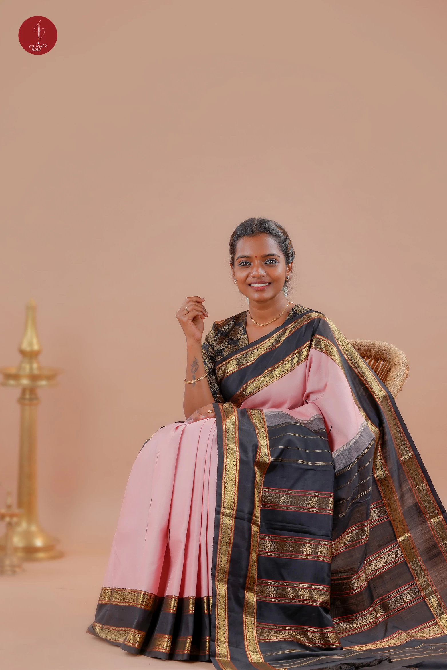 Handloom Kanchipuram Pure Silk Saree – Onion Pink with Black (MS040) Handloom Kanchipuram Pure Silk Saree – Onion Pink with Black (MS040)