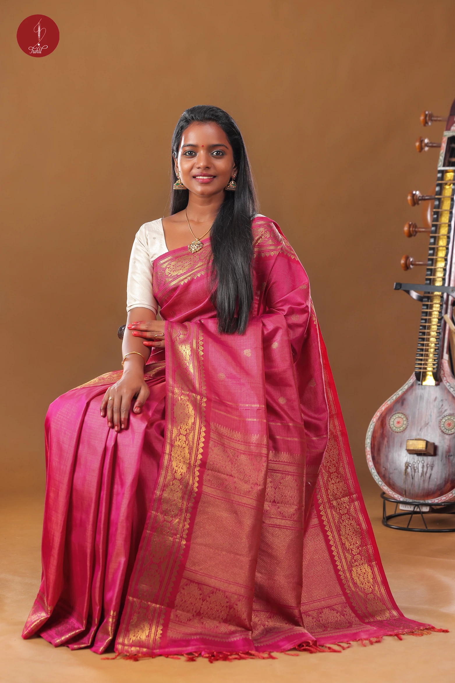 Handloom Kanchipuram Pure Silk Saree - Crimson Red with Pink Shot Vaira Oosi (SHS335) Handloom Kanchipuram Pure Silk Saree - Crimson Red with Pink Shot Vaira Oosi (SHS335)